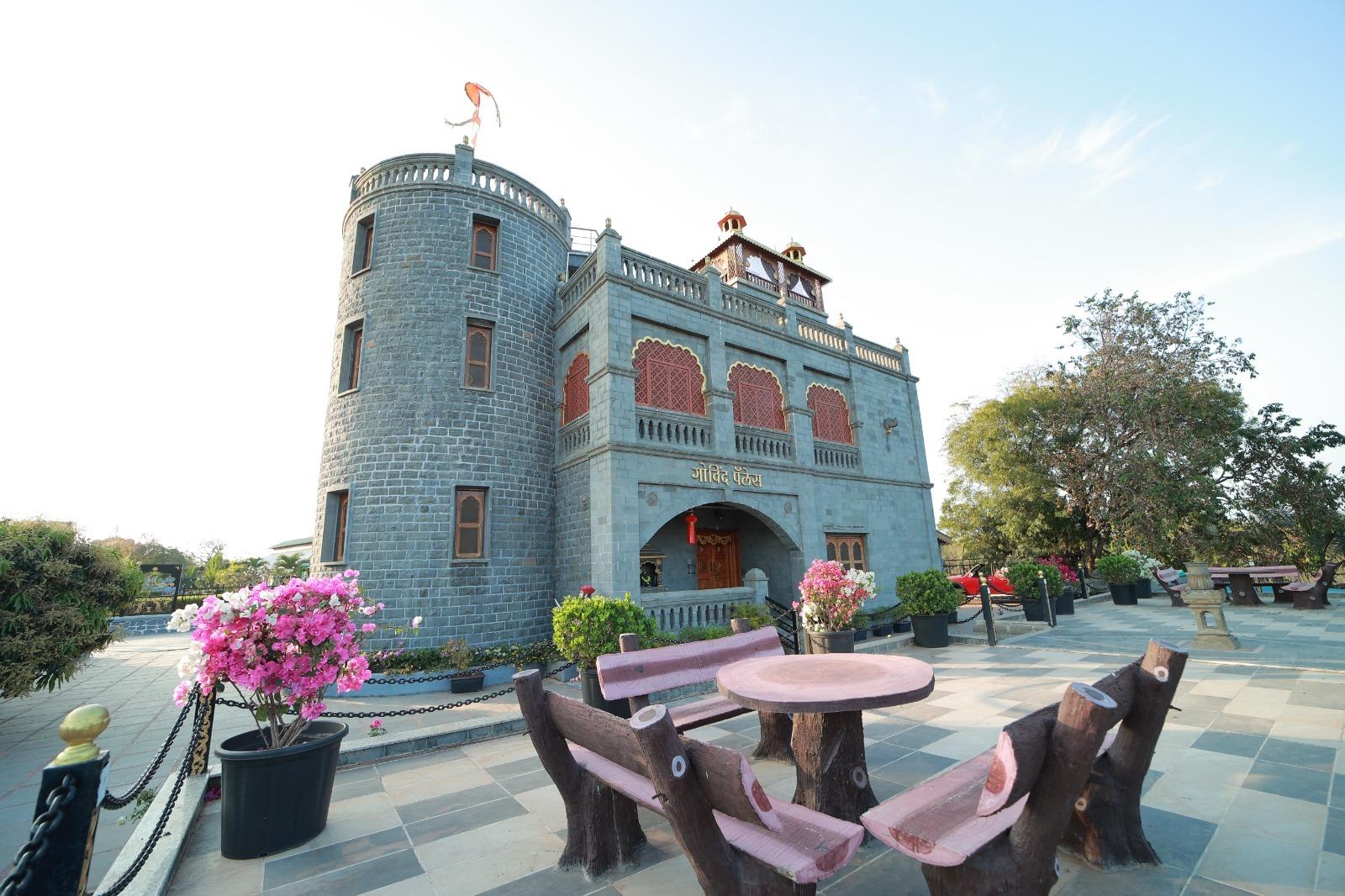 Villa Near Pune with Private Pool Villa Near Pune with Private Pool