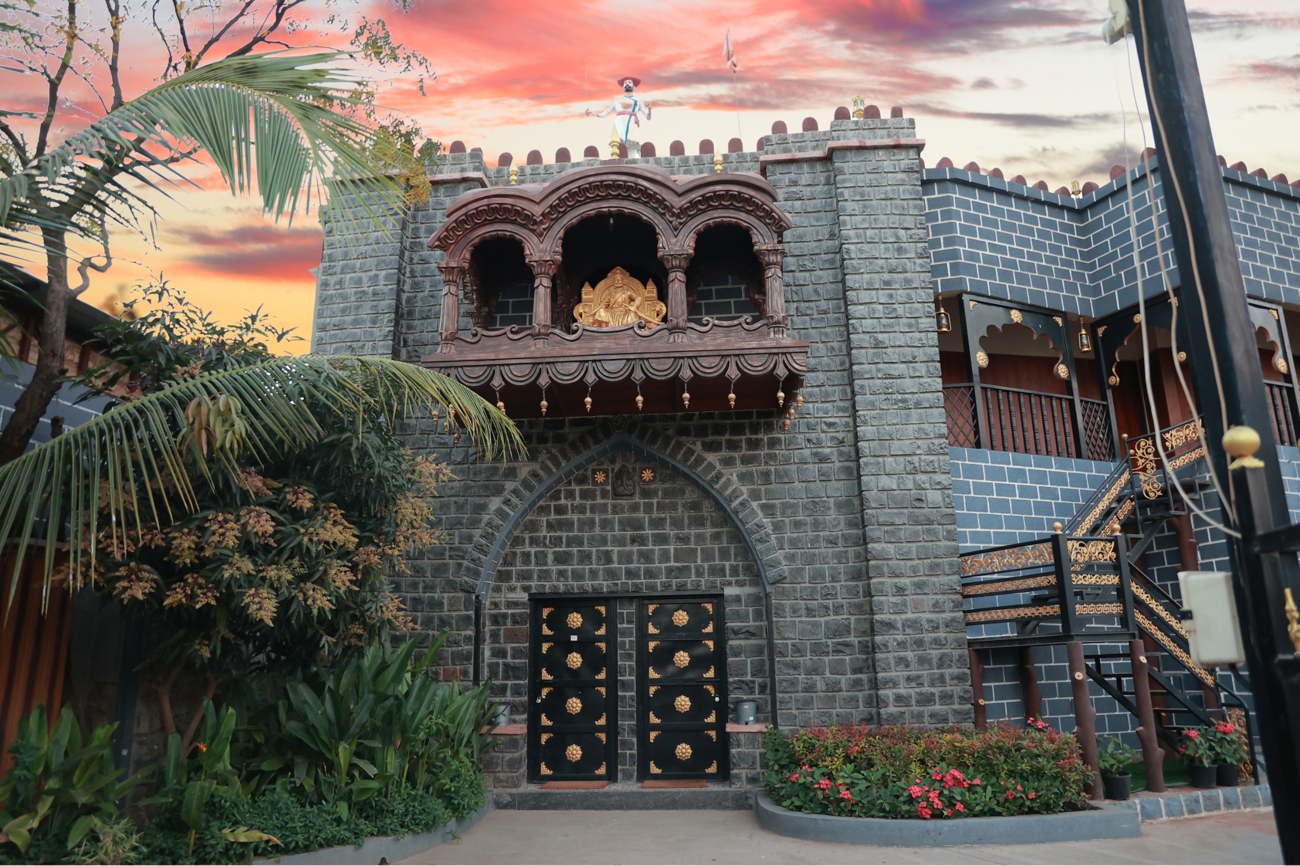 Best Replica Of Vishrambaug Wada For Stay In pune