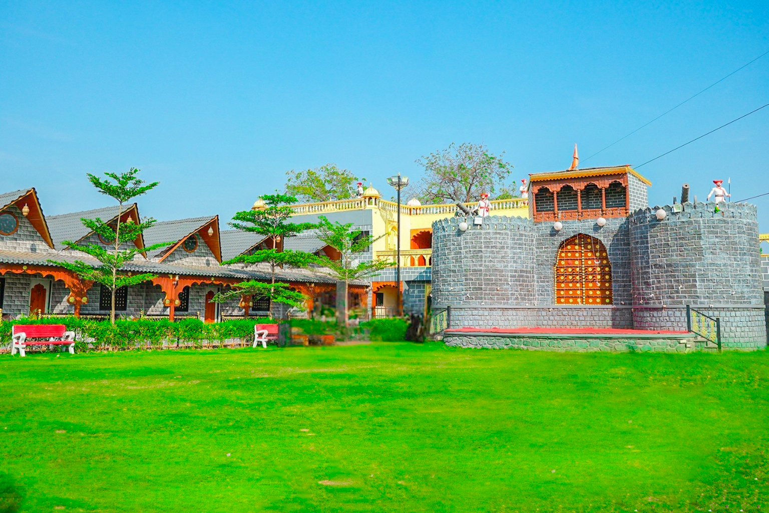 Peshwa Lawn​ Beauty Area